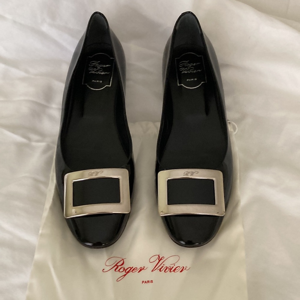 Roger Vivier Belle Silver Buckle Black Patent Leather Flat size 9 MINT LIKE NEW